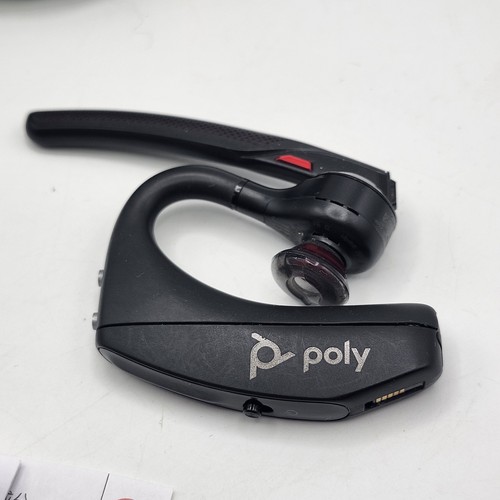 Poly -Voyager 5200 UC Plantronics Bluetooth Headset with Charging Case Tested - Zdjęcie 6 z 10