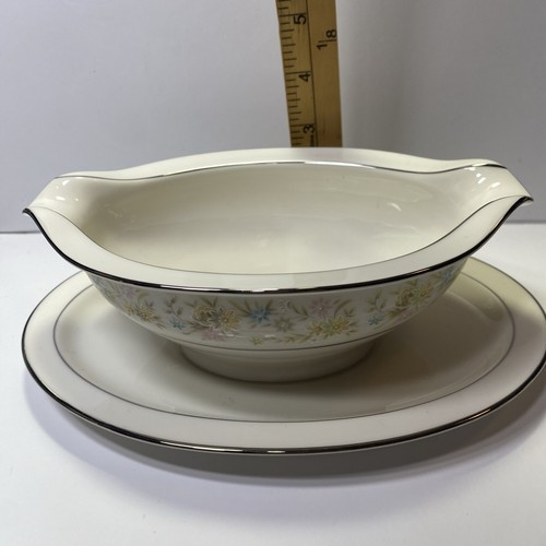 Noritake Ivory China “Blossom Time” Pattern Gravy Boat 7150 Pastel Florals - Picture 9 of 10