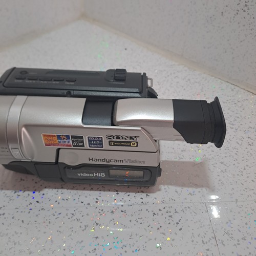 Sony Handycam CCD-TRV218E Camcorder Hi8 Tape 560x Night Vision Camera + Charger - Picture 15 of 21
