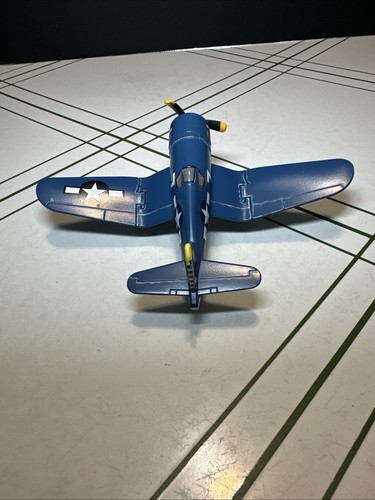 Skipper Riley Disney Pixar Planes Diecast Disney Store Deluxe 1:43 Scale Vehicle - Picture 4 of 7