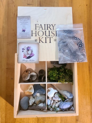 Feenhaus-Set, Feengarten-Set Zubehör, Moos, Muscheln, Federn, Holz, ext - Bild 1 von 18