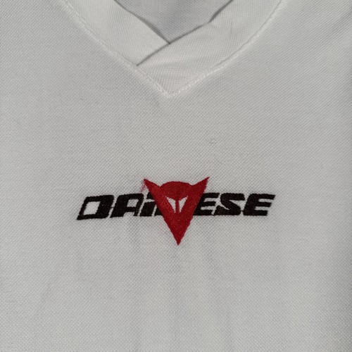 Camiseta Dainese Moto Blanca Cuello en V Talla XL Y2K - Imagen 2 de 6