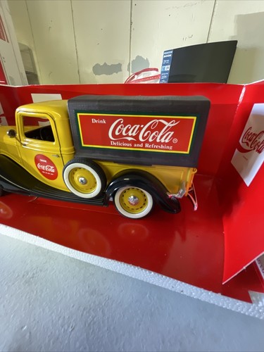Hartoy 1979 Coca Cola Delivery Truck Die Cast 1:18 Made In France Solido Read - Picture 2 of 16