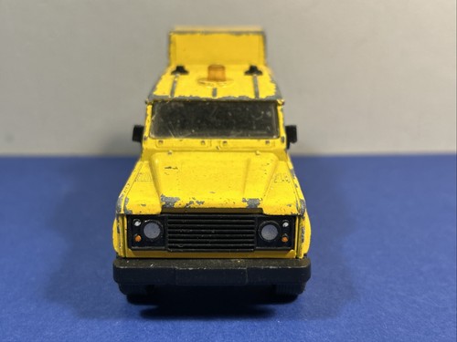 Matchbox 5” LAND ROVER 110 ‘Heathrow Airport’’ Diecast Vintage Car Yellow 1987 - Picture 7 of 10