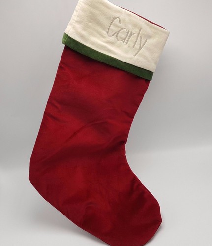 Dunkelroter Samtstrumpf personalisiert Name Carly 19" bestickt - Bild 1 von 5