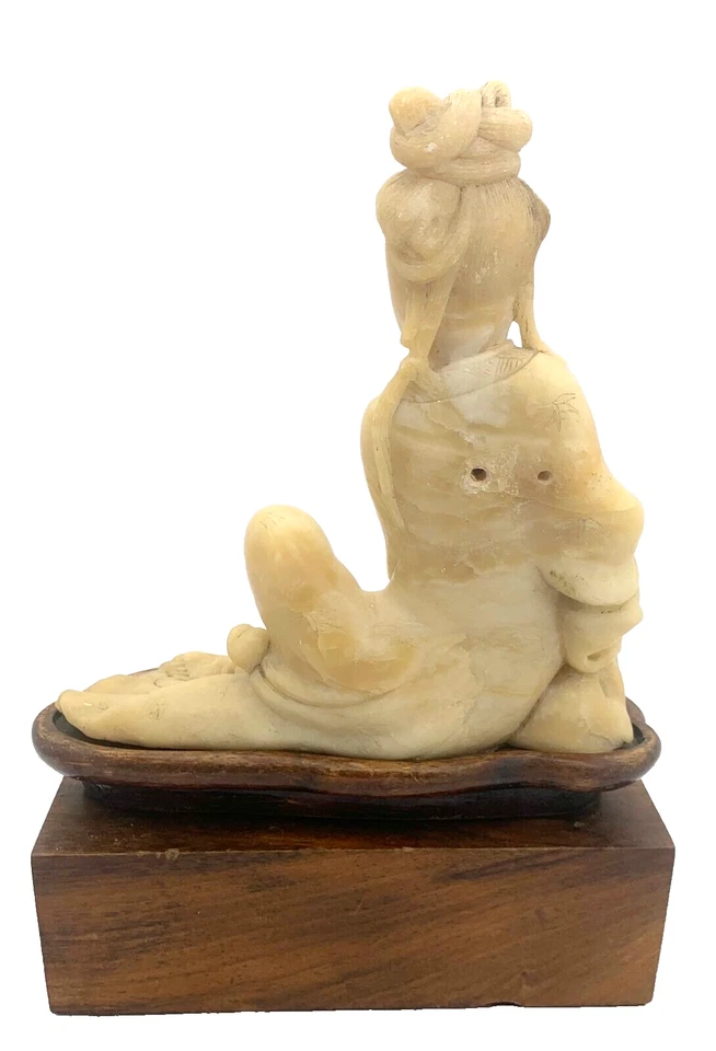 FIGURA SENTADA CHINA TALLADA VINTAGE DE GUANYIN Jabonera Foto 3 de 4
