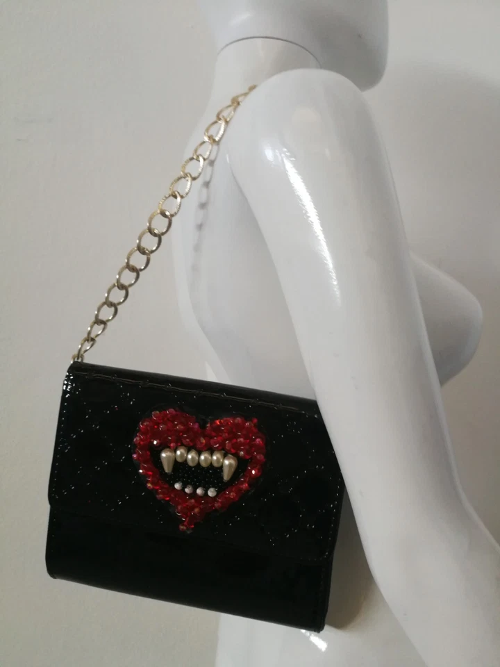 bolso asa mujer vintage accesorios originales vinilo vampiro a mano marca icónica Foto 4 de 4