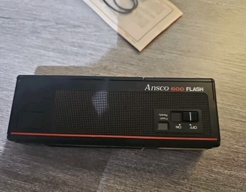 ANSCO 110 Pocket Camera model 600 w/ built-in-flash - Picture 2 of 6