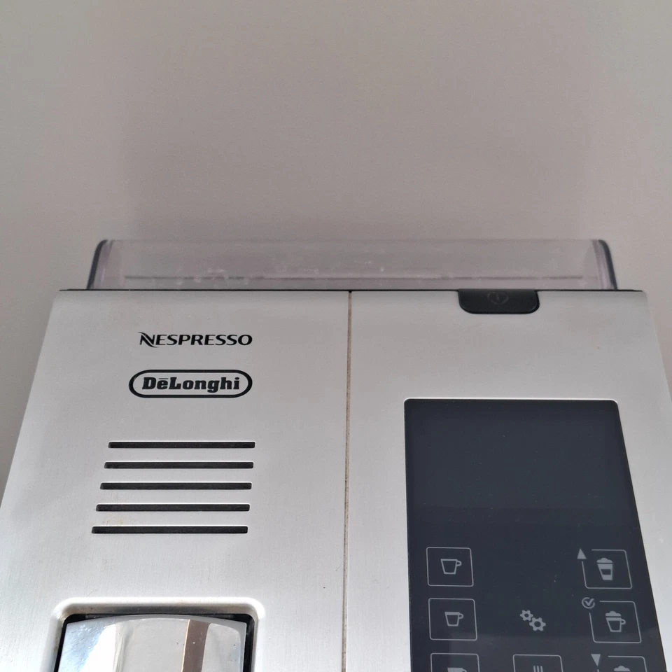 Macchina da caffè DeLonghi EN750.MB Lattissima Pro Nespresso - Immagine 2 di 4