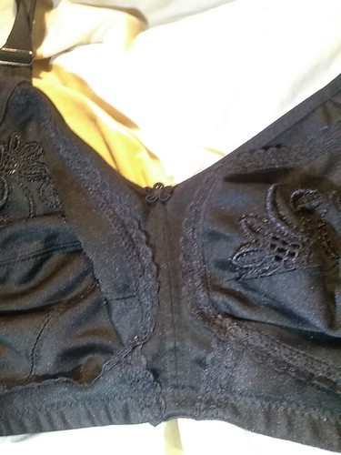 Reggiseno 40B nero Marks and Spencer. Senza imbottitura senza fili vestibilità comoda di supporto. - Foto 3 di 11