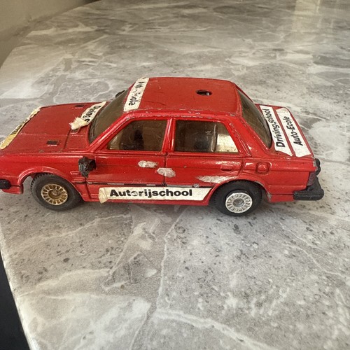 CORGI TRIUMPH ACCLAIM CORGI SCUOLA GUIDA AUTO TETTO AL VOLANTE VINTAGE - Foto 3 di 6