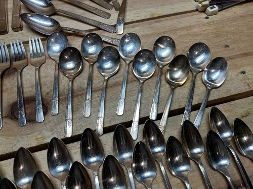 Oneida Heirloom Silverware/Stainless Steel GRENOBLE Flatware Set (86 Pieces) - Picture 8 of 14