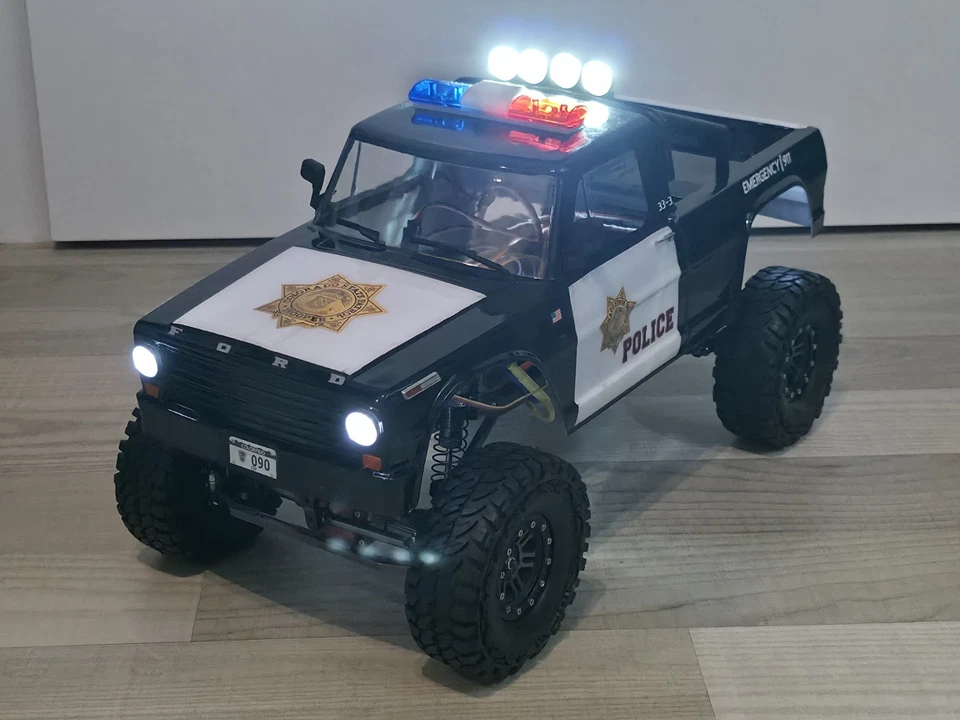 Axial/Tfl Scx10 Crawler/Scaler 1:10,V8 Sound, Blaulicht, Polizei, Police Pickup - Bild 4 von 4