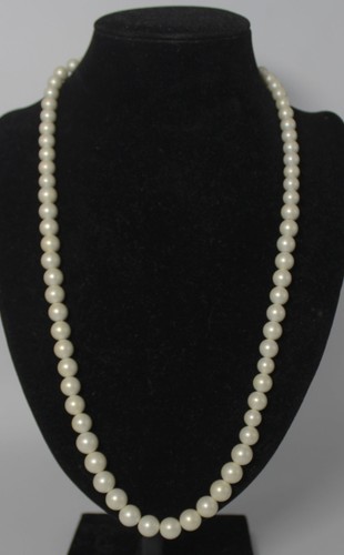 VINTAGE NECKLACE FAUX GRADUATED IVORY PEARLS VERY NICE! NO TAG - Picture 3 of 3