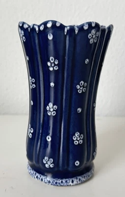 Gmundner Keramik Dirndl blau Blumenvase Vase 12 cm GK28 (2603DE2) 05/26 - Bild 1 von 4