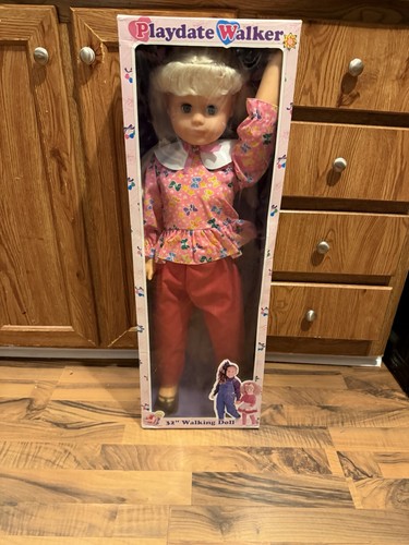 Bambola Lovee Doll & Toy Co. Playdate Walker 32" vintage 1999 da passeggio - Foto 1 di 9