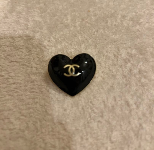 Chanel 2023 Valentine Charms Schwarz GWP Japan Limitiert Offizielles Geschenk - Bild 1 von 2