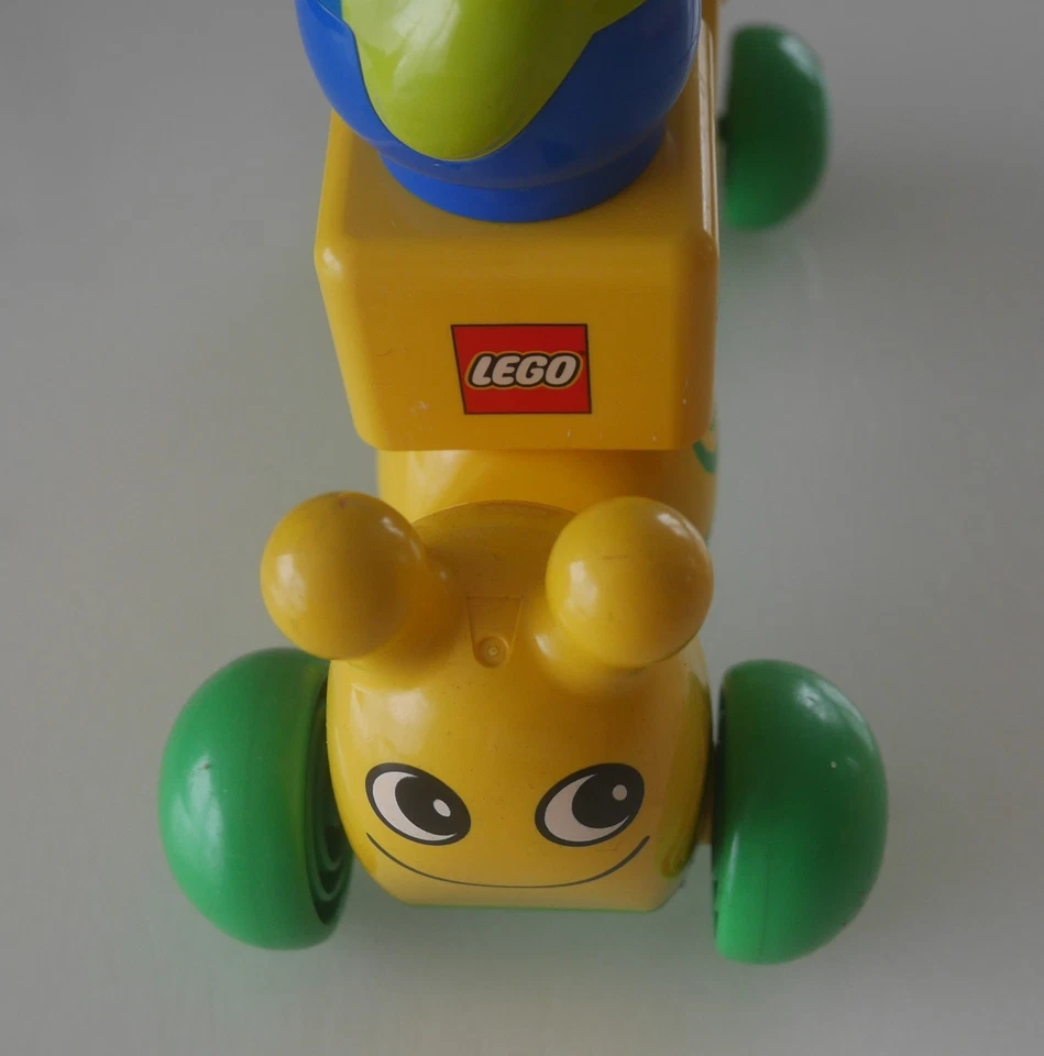 DIE SUPERSÜSSE Lego DUPLO PRIMO RAUPE mit  Männchen und Rasselsteinen - Bild 4 von 4