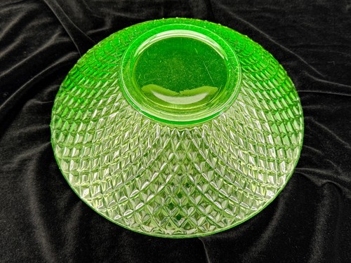 Cuenco para servir de vidrio de uranio punta de diamante de colección 10 pulgadas brilla verde era de la depresión - Imagen 10 de 14