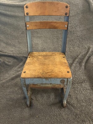 American Seating Company Envoyシリーズ スクールチェア No.13