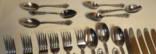 Reed And Barton 29-teiliges Floral Tiara Edelstahl Besteck Set eingestellt - Bild 4 von 24