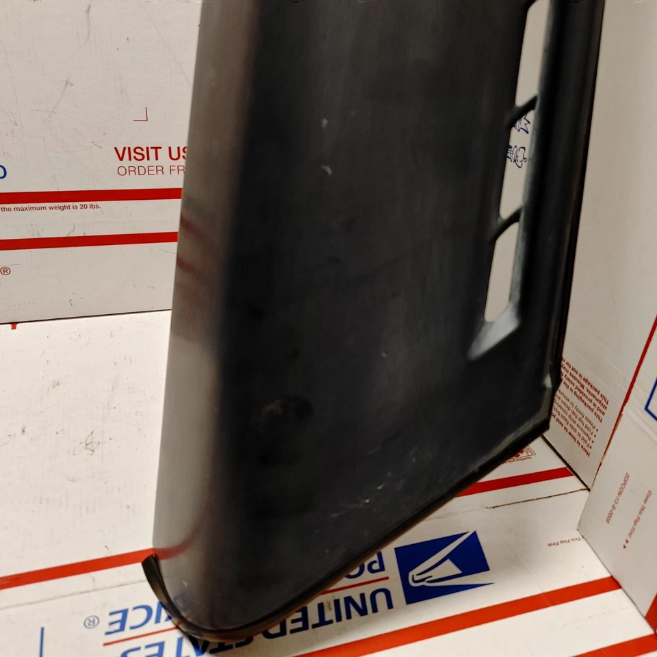 92-96 Isuzu Rodeo Pasajero Derecha Trasero Esquina Superior Moldura En Cuarto Panel OEM Foto 3 de 4