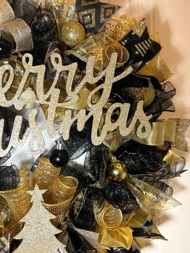 Black & Gold Merry Christmas Tree Ribbon Door Wreath Handmade 22 ins LED W24 - Picture 6 of 8