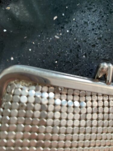 Vintage WHITING & DAVIS Mesh Purse Coin Kiss Lock — Silver - Picture 4 of 12