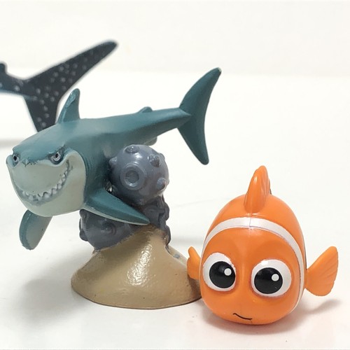 Disney Pixar Nemo 5 Figure Topper Lot Bruce Destiny Whale Shark Sheldon Seahorse - Picture 6 of 8