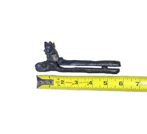 Vintage Squirrel Nut Cracker Cast Iron 6" handheld hinged rustic  - Picture 3 of 6