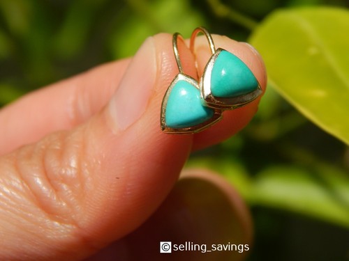 14K YELLOW GOLD TURQUOISE CABOCHON PETITE 6/10th INCH LEVERBACK HUGGIE EARRINGS - Picture 8 of 11