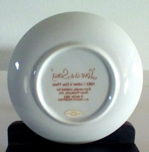 Avon Collectible China 5" Teller 1983 "Love is a Song for Mother" - Bild 2 von 3