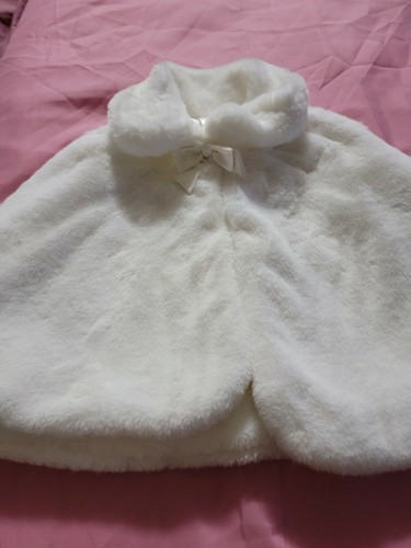 Gymboree Girls Faux Fur Cape - Family Celebrations. Choose Size - Picture 2 of 7
