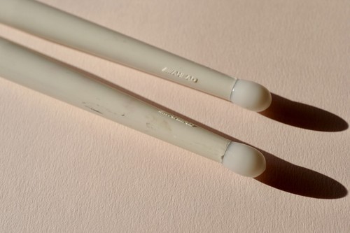 MEGA RARE: SIGNED/ UNUSED Motley Crue Tommy Lee Ahead Drumsticks 2023 - Picture 4 of 6