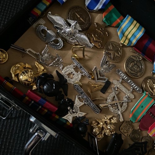 US military rank badge and medal set with aluminum case - Zdjęcie 6 z 10