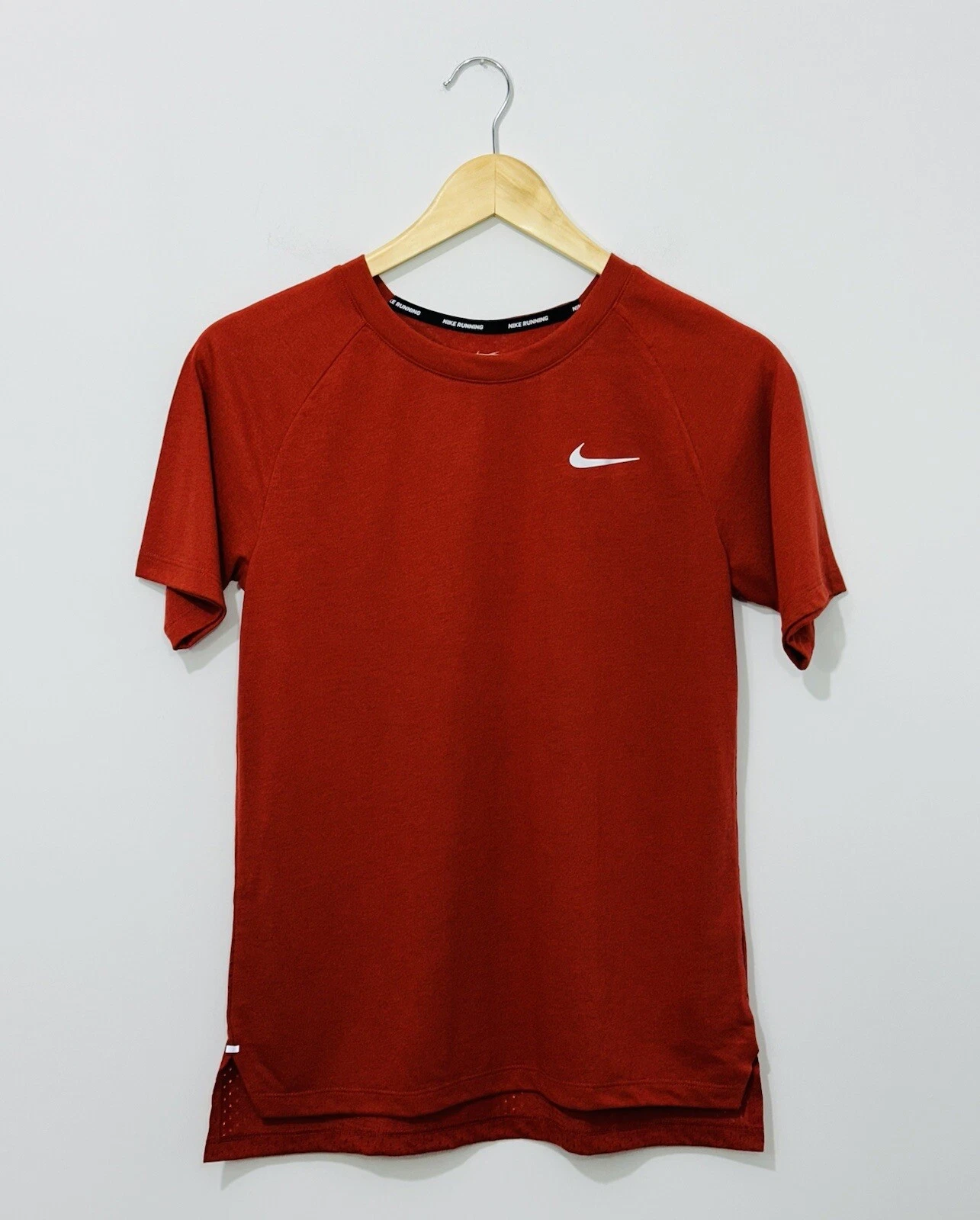 Nike Running Dri Fit Mens T Shirt S Terracotta Short Sleeve Crew Neck Logo