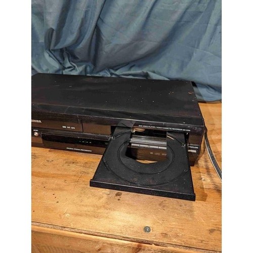 Toshiba DVD VCR Combo schwarz VHS Player Video Cassette Recorder Model SD V295KU - Bild 2 von 8