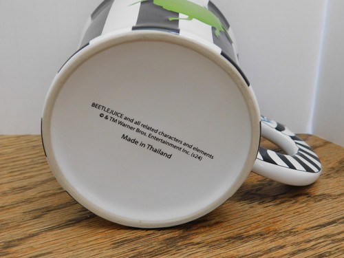 Beetlejuice Musical Broadway Souvenir Aufkleber & schwarz gestreifter Kaffeebecher Tasse Neu im Karton - Bild 6 von 10
