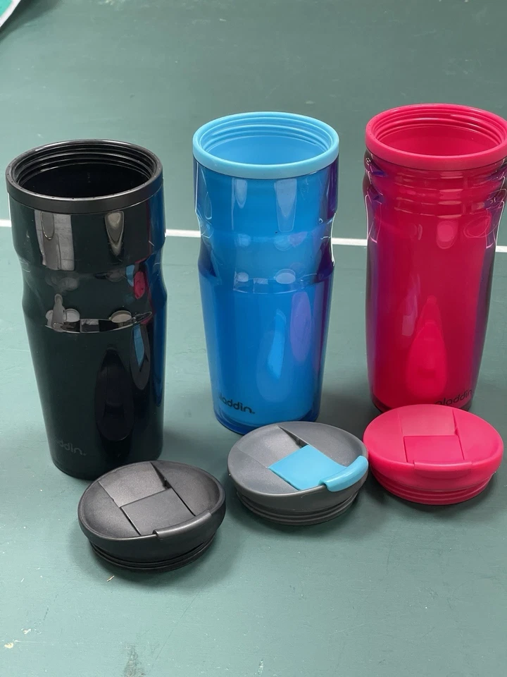 Lote de tres vasos de viaje de plástico Aladdin "Ondulación" ¡Caliente y frío 16 OZ!!!! Foto 2 de 4