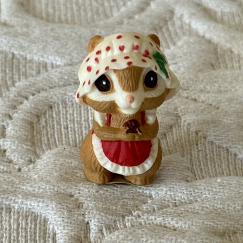 Vintage Hallmark Merry Miniatures Mini Figur Schmuck Mrs. Claus Chipmunk Weihnachten - Bild 6 von 6