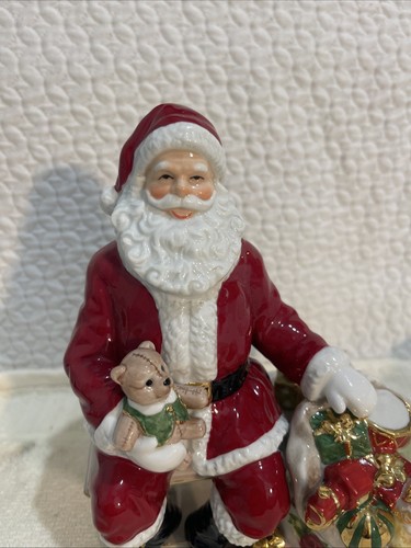 Royal Albert Old Country Roses Holiday Traditions Santa Figurine - Picture 3 of 6