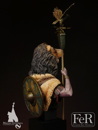 Aquilifer, Legio XX Valeria Victrix Britannia Bust Painted Toy Pre-Sale | Museum - Picture 6 of 7