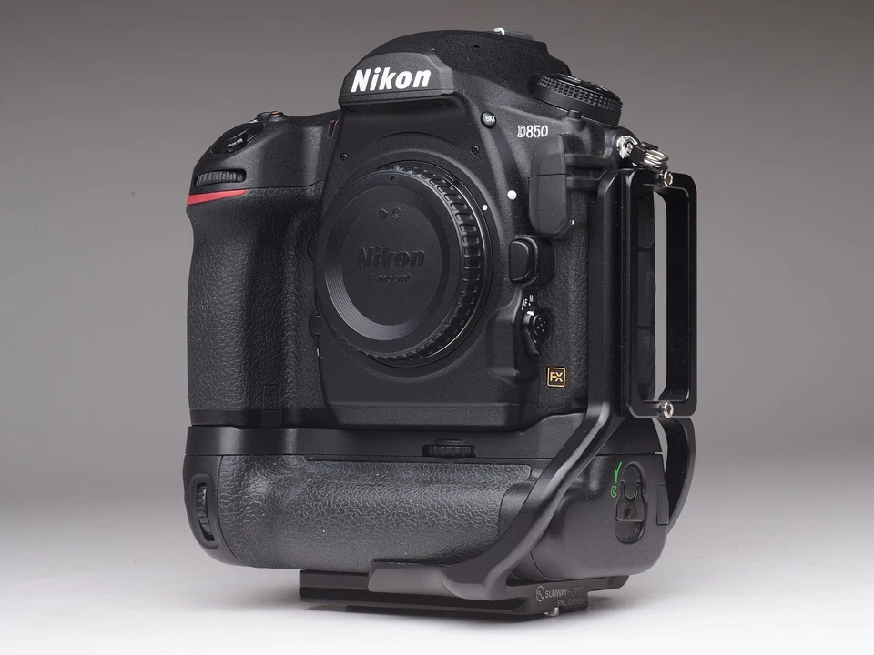 Nikon D850 Gehäuse inkl. Batteriegriff und L-Winkel - Bild 3 von 4