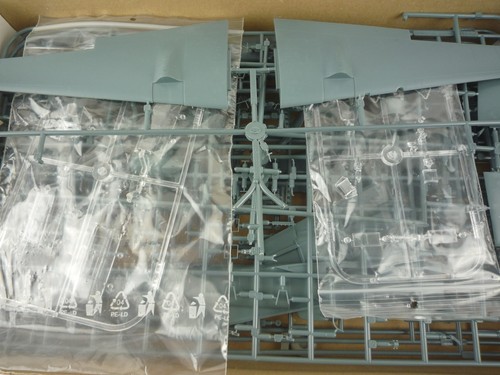 EDUARD 8207 PROFILE PACK EDITION 1:48 SCALE MESSERSCHIMTT BF 110F / KIT STARTED - Bild 5 von 9