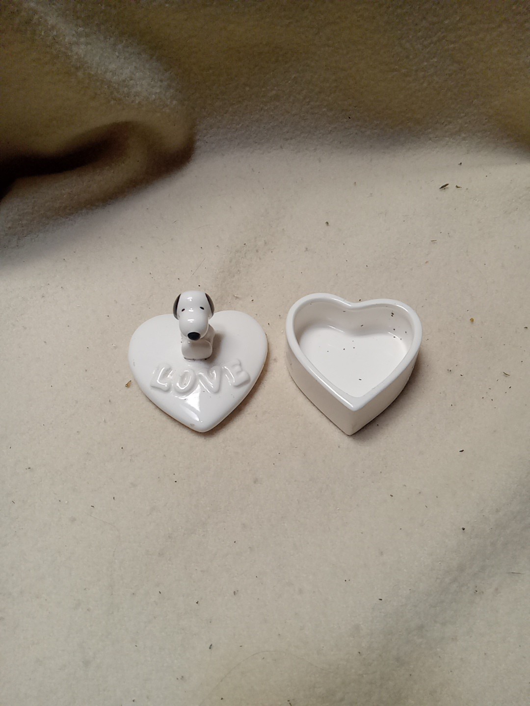 Vintage Peanuts Snoopy Love Trinket Box/Dish Heart Shaped w/Lid 1960s Japan