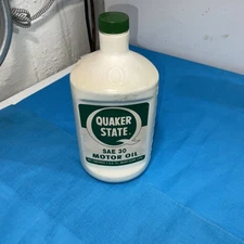 Quaker State SAE 30 Motor Oil Unopened Full With Oil 1983 Oil City PA Vintage US