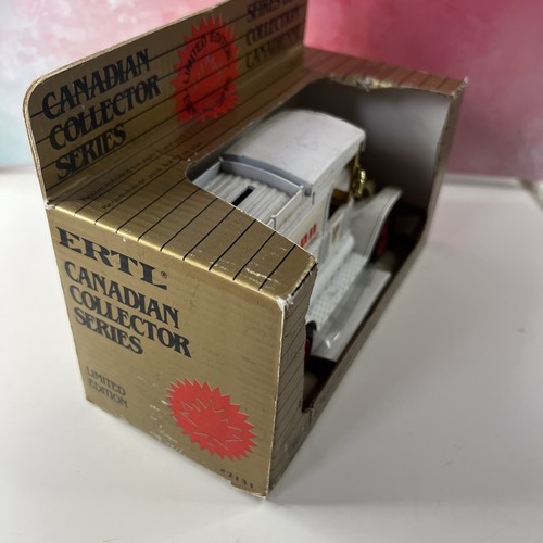 ERTL Ford 1913 Model T Delivery w/ Keyed Bank "Neilson's " Die Cast Metal 1/25 - Picture 5 of 7