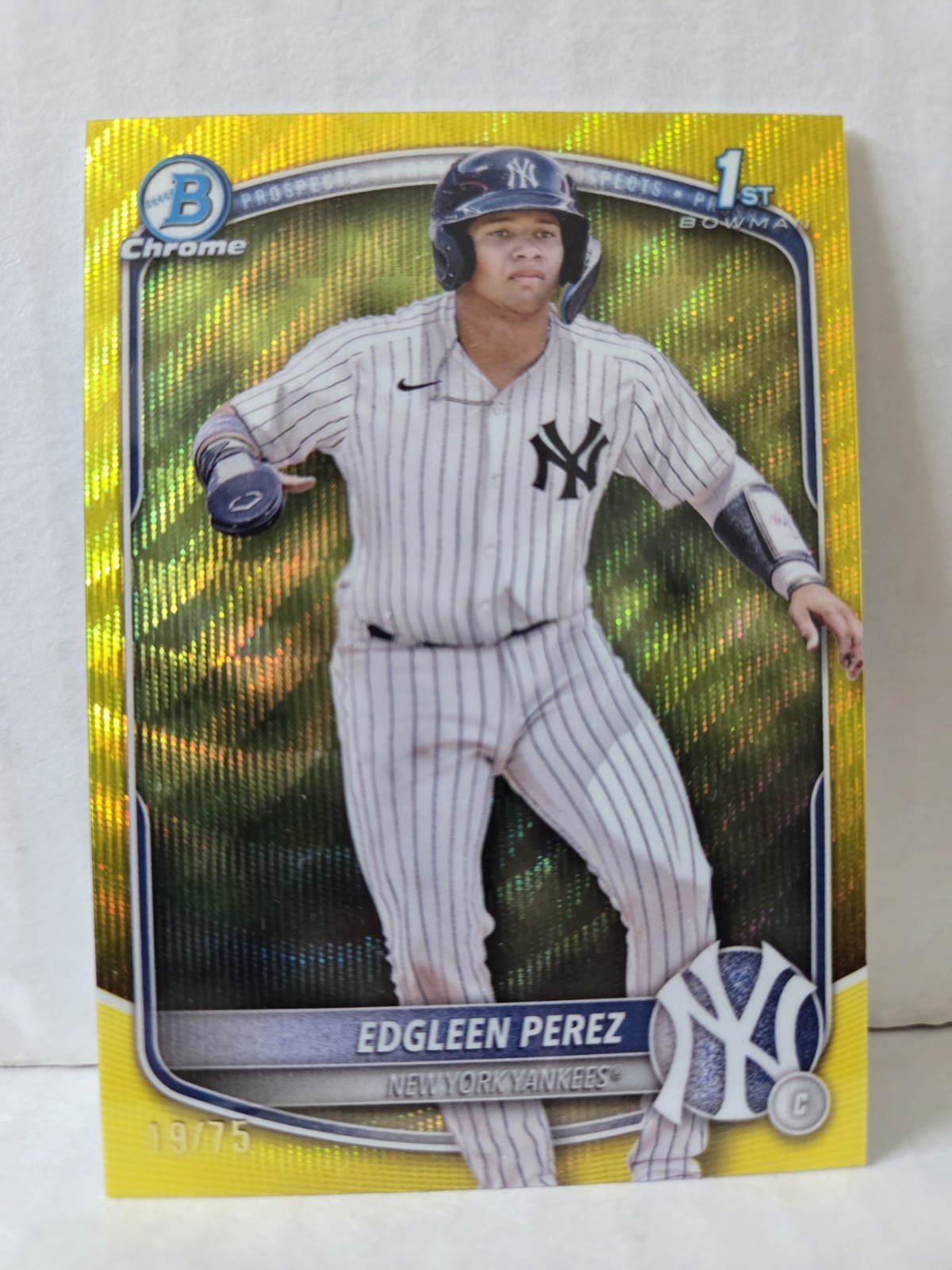 Edgleen Perez 2025 Bowman Chrome #BCP-80 Yellow Wave Refractor /75 1st Prospect