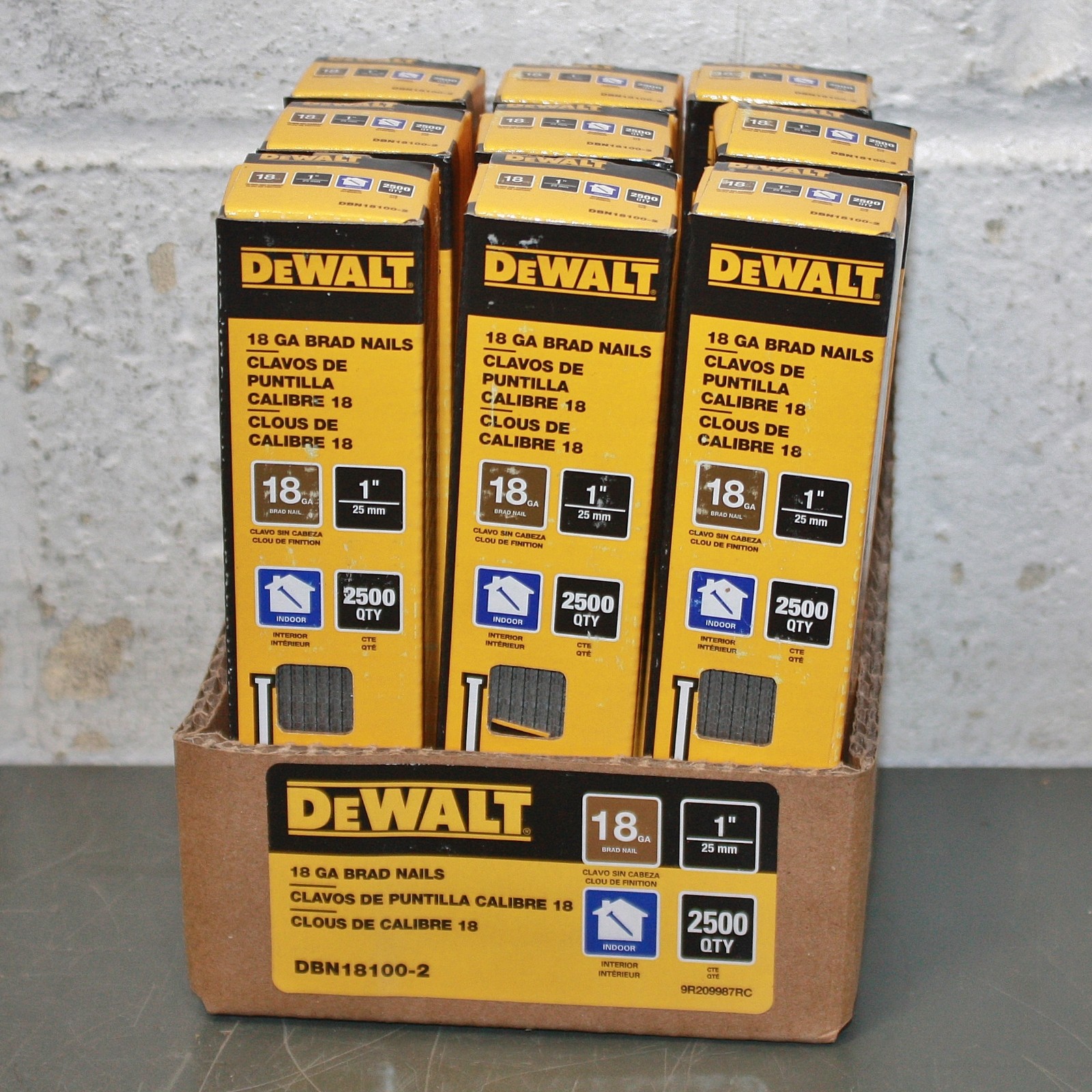 (22500) Dewalt 1" Brad Nails DBN18100-2, 1mm Shank, 2D, Chisel Tip, 18 ga