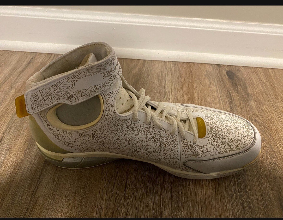 Chris brown nike huarache online